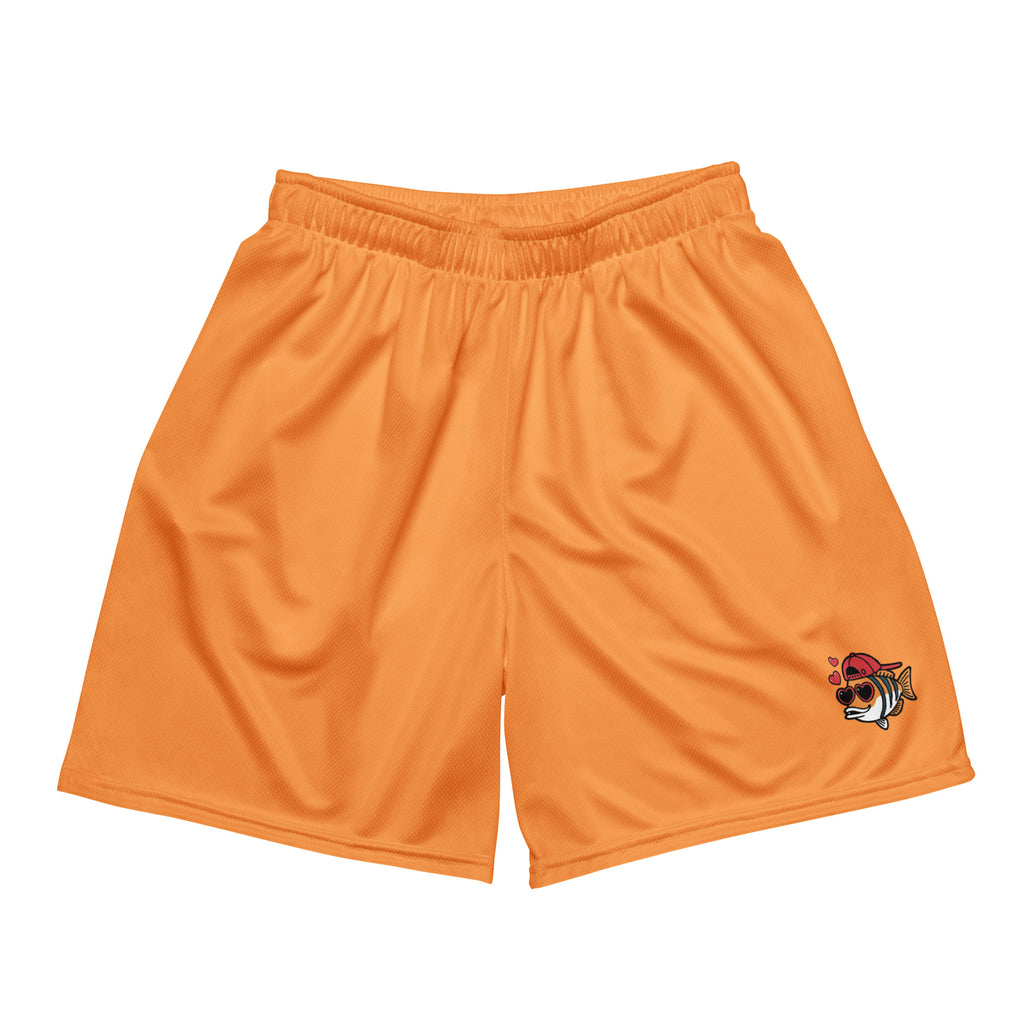 Orange farbene Basketballshorts aus glattem Sportgewebe. Auf dem linken Oberschenkel ist eine kleinere, detaillierte Version des "Loving Fishy" Cartoon-Fisches mit Cap und Herz-Sonnenbrille abgebildet.