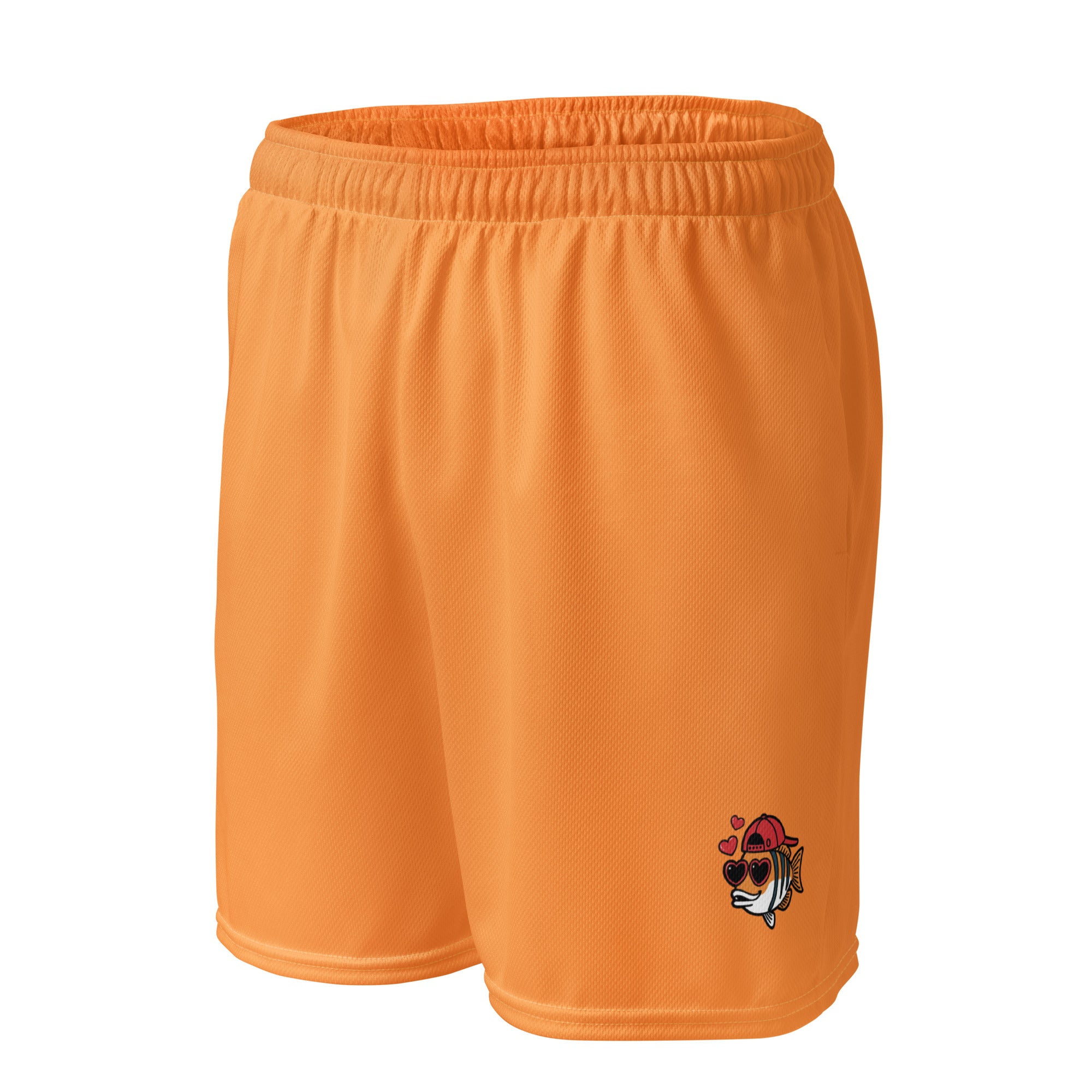 Orange farbene Basketballshorts aus glattem Sportgewebe. Auf dem linken Oberschenkel ist eine kleinere, detaillierte Version des "Loving Fishy" Cartoon-Fisches mit Cap und Herz-Sonnenbrille abgebildet.