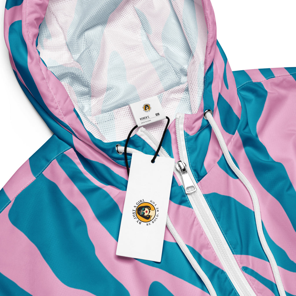 Damen Cropped Windbreaker mit pink-türkisem Animal Design. Auffällige Streetwear für Frauen, designed by, By Just a Girl.