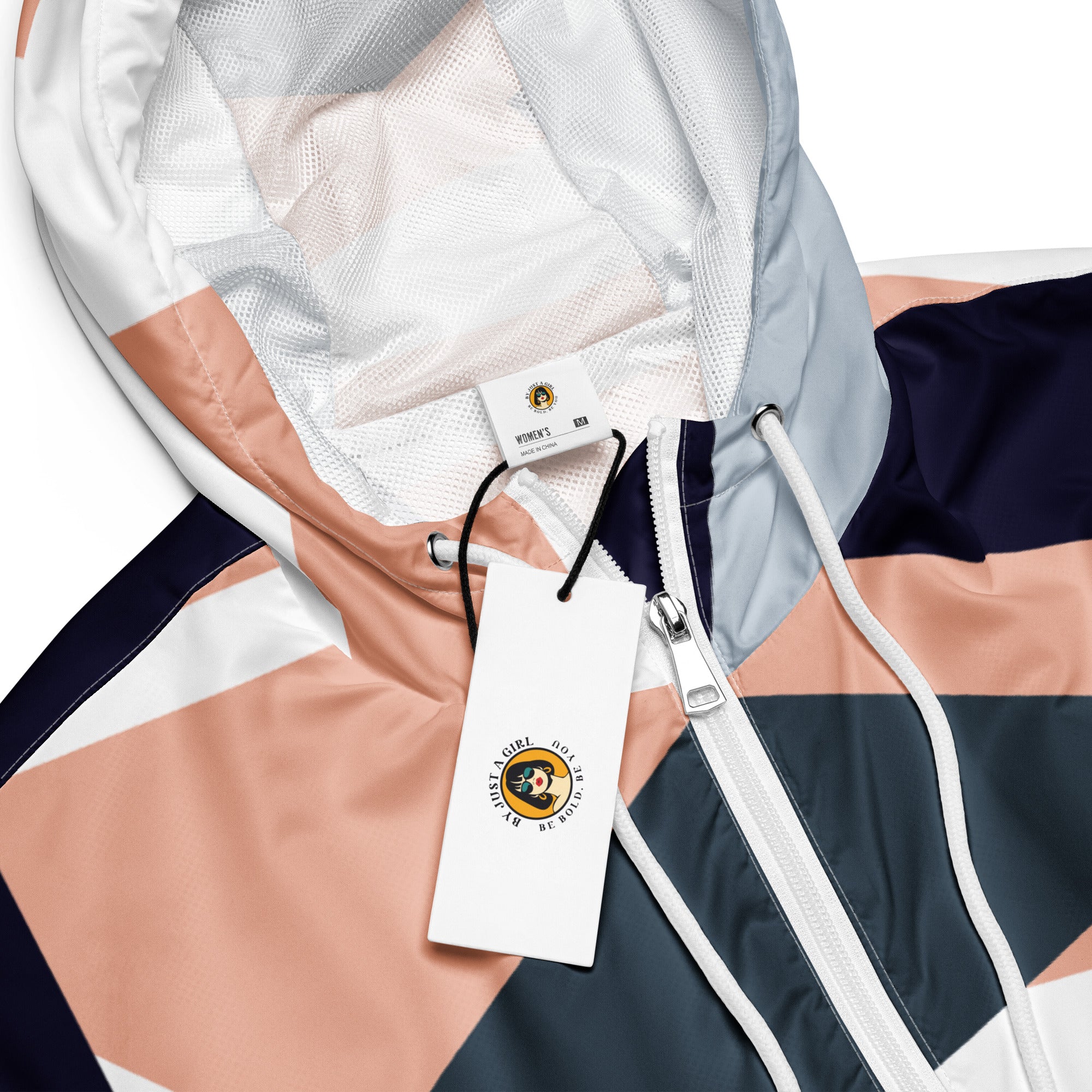 Cropped Windbreaker mit Stylischem Block Muster. Lässiger Streetstyle für Frauen von By Just a Girl.