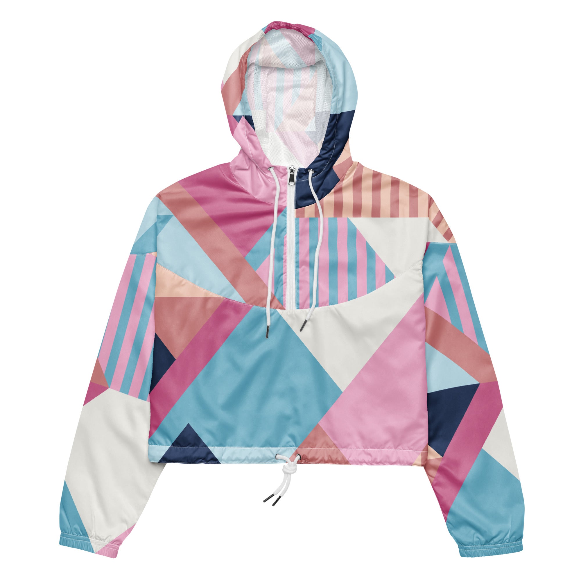 Ein Damen Cropped Windbreaker mit einem lebhaften, geometrischen Muster aus verschiedenen Dreiecken und Rechtecken in Pastellfarben wie Hellblau, Rosa, Beige, Dunkelblau und Weiß. Die Jacke hat eine Kapuze, einen halben Reißverschluss, weiße Kordeln und einen verstellbaren Saum. By Just a Girl.