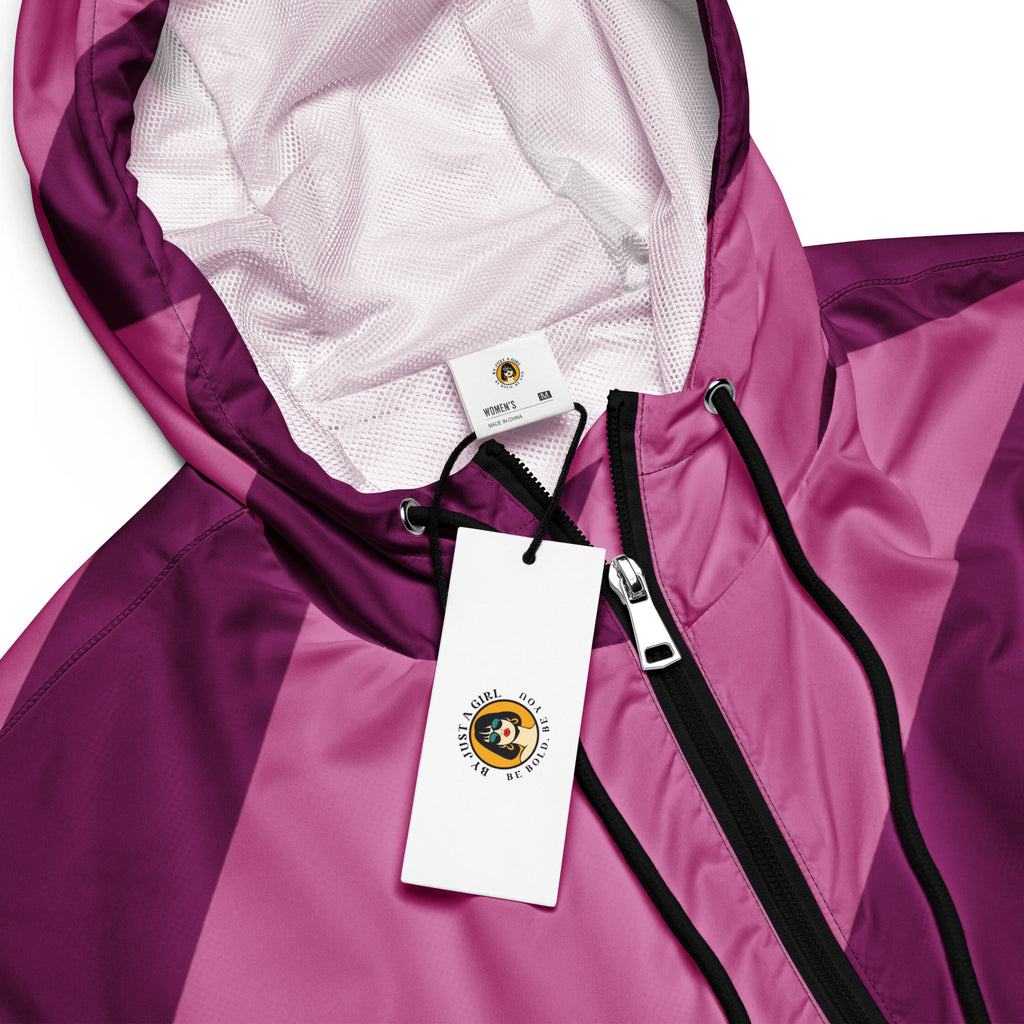 Cropped Windbreaker im  Blockstreifen Design in warmen  Beere und Bordeaux. Femininer Streetstyle mit weicher Kraft, designed by,  By Just a Girl.