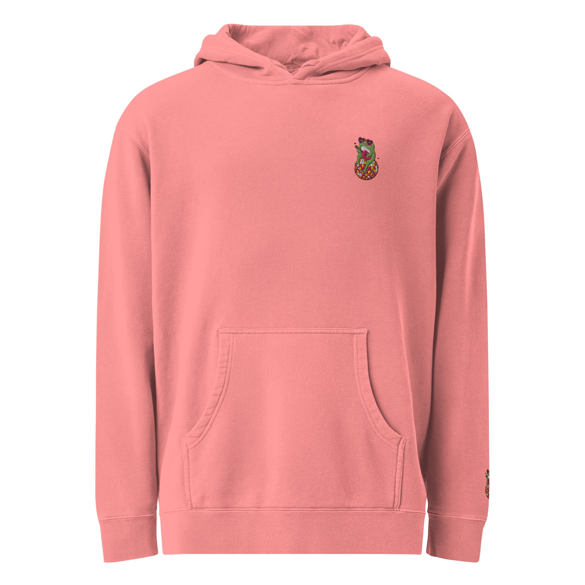 Ein Pigment pinker Damen-Kapuzenpullover, auf einem weißen Hintergrund freigestellt. Auf der linken Brust befindet sich ein Frosch der auf einer Discokugel sitzt eine Ukulele hält und eine Herz  Sonnenbrille auf hat als Stickerei-Emblem. Designed, by Just a Girl