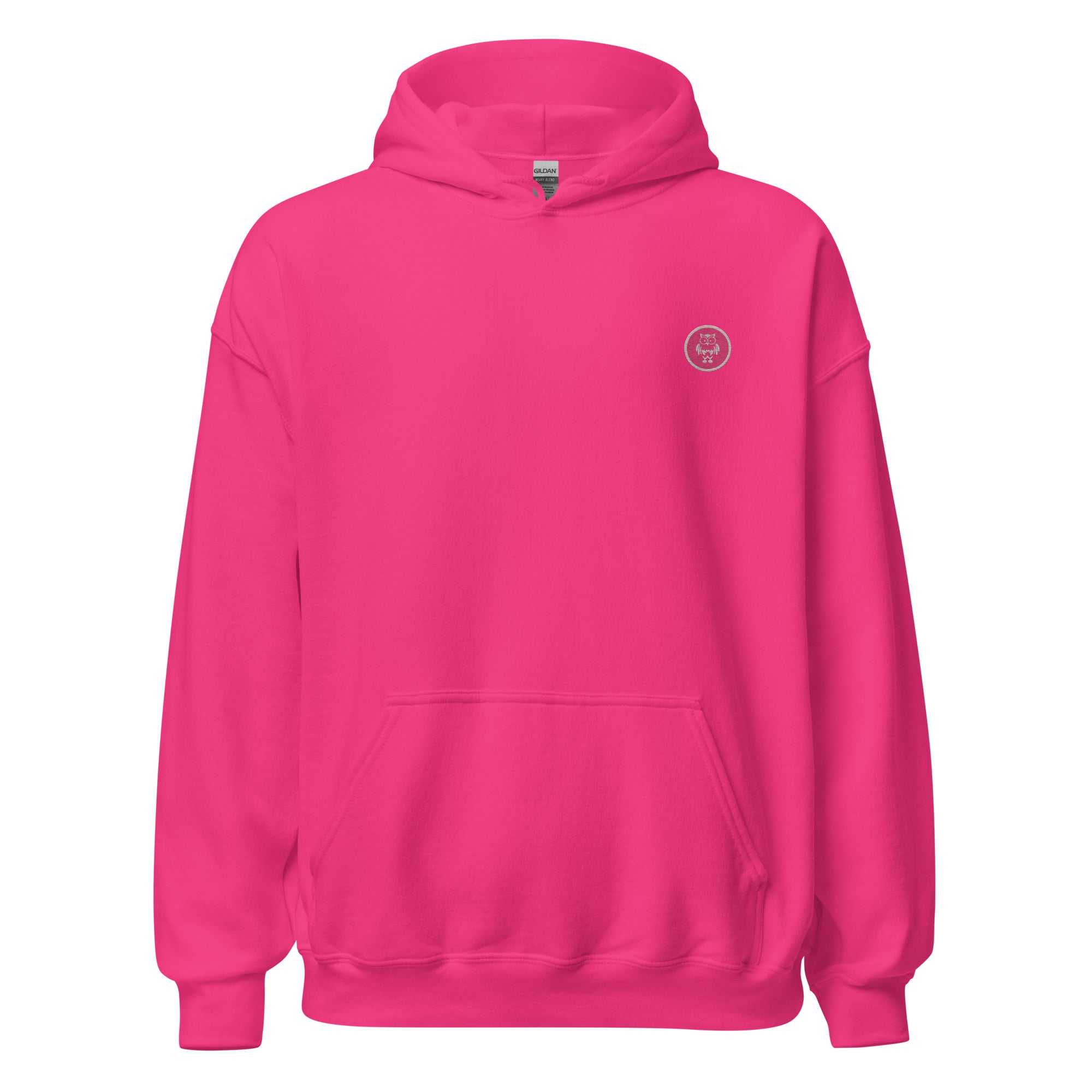 Ein Pink farbener Damen-Kapuzenpullover, auf einem weißen Hintergrund freigestellt. Auf der linken Brust befindet sich ein rundes Stickerei-Emblem, das eine Eule zeigt.