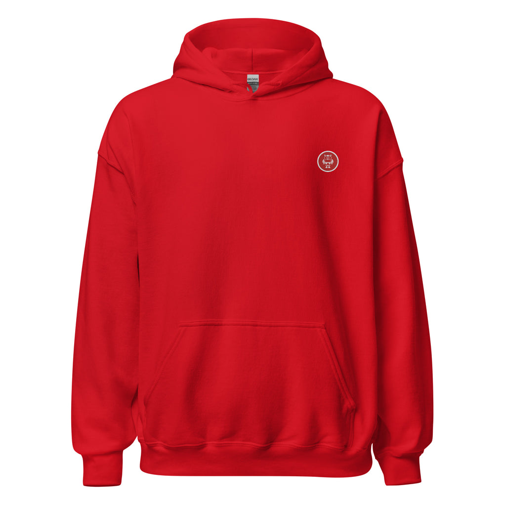 Ein Poppy rot farbener Damen-Kapuzenpullover, auf einem weißen Hintergrund freigestellt. Auf der linken Brust befindet sich ein rundes Stickerei-Emblem, das eine Eule zeigt.