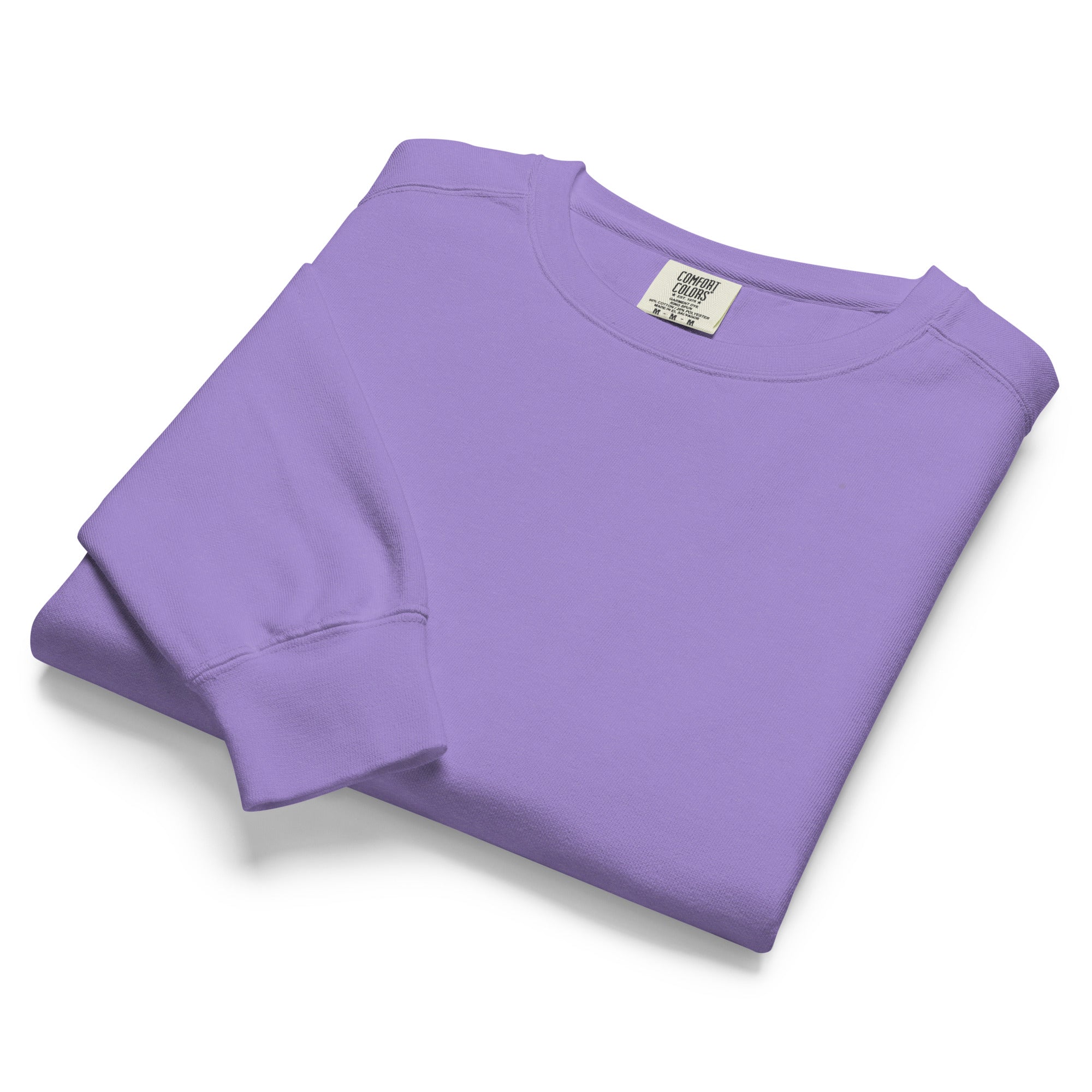 Ein unifarbener Pullover freigestellte gefaltete Ansicht in lila, das als Lavender Dreans bezeichnet wird. Das Kleidungsstück ist schlicht und hat lange Ärmel. 
