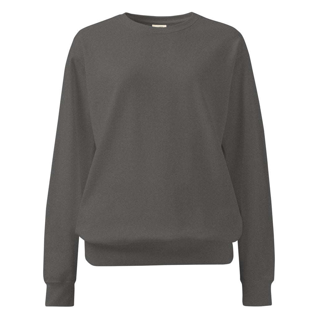Ein unifarbener Pullover freigestellte Voderansicht in dunkelgrau, das als Stoney Grey bezeichnet wird. Das Kleidungsstück ist schlicht und hat lange Ärmel.  