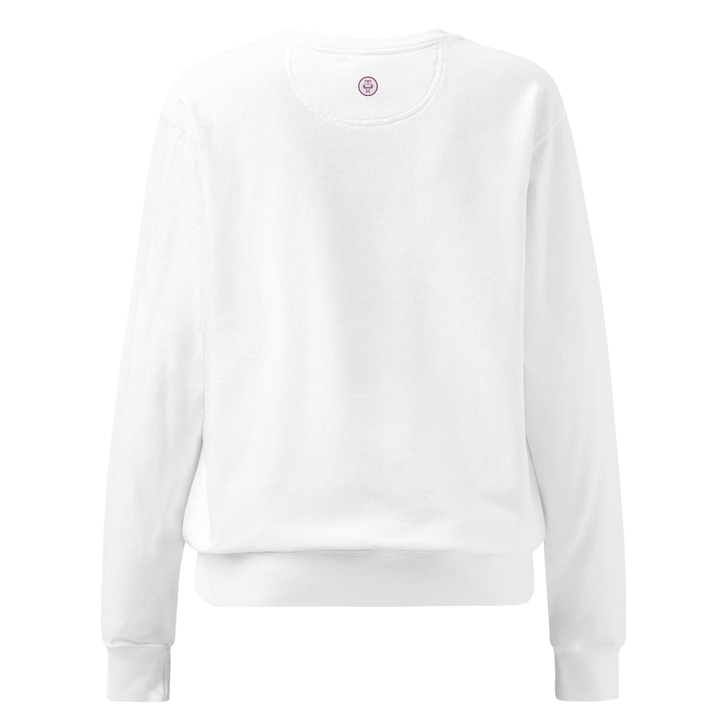 Ein unifarbener Pullover freigestellte Rückenansicht in weiß, das als White Clouds bezeichnet wird. Das Kleidungsstück ist schlicht und hat lange Ärmel. Am Nacken, anstelle des äußeren Etiketts, befindet sich ein kleines Emblem-Icon.