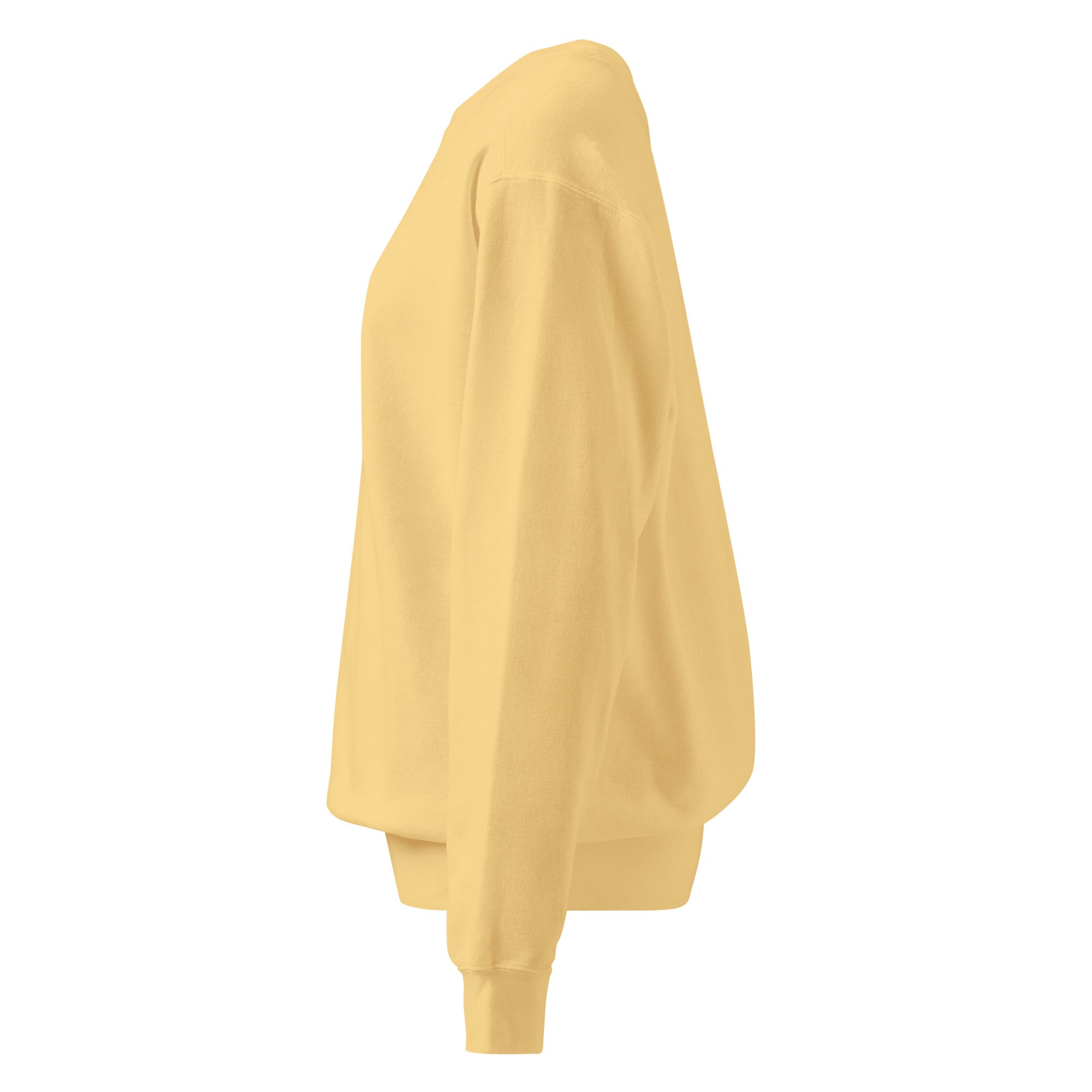 Ein unifarbener Pullover freigestellte Seitenansicht links in Gelb, das als Yellow Butter bezeichnet wird. Das Kleidungsstück ist schlicht und hat lange Ärmel. 