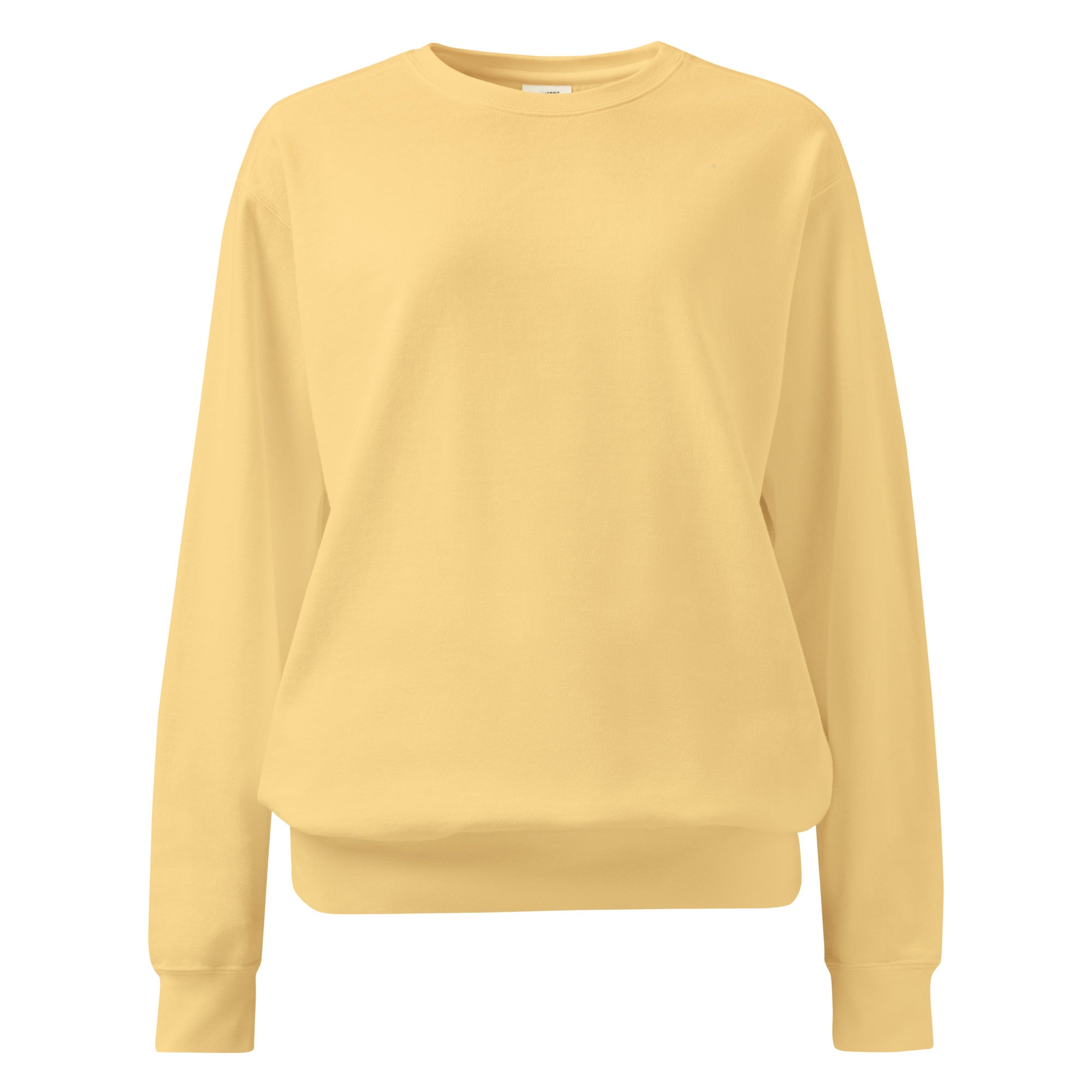 Ein unifarbener Pullover freigestellte Voderansicht in Gelb, das als Yellow Butter bezeichnet wird. Das Kleidungsstück ist schlicht und hat lange Ärmel. 