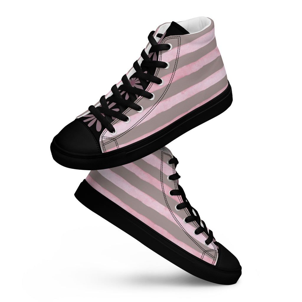 Damen "Stripe Kicks" High Top Canvas werden schwebend präsentiert linke und recht Seite der Schuhe. By Just a Girl.