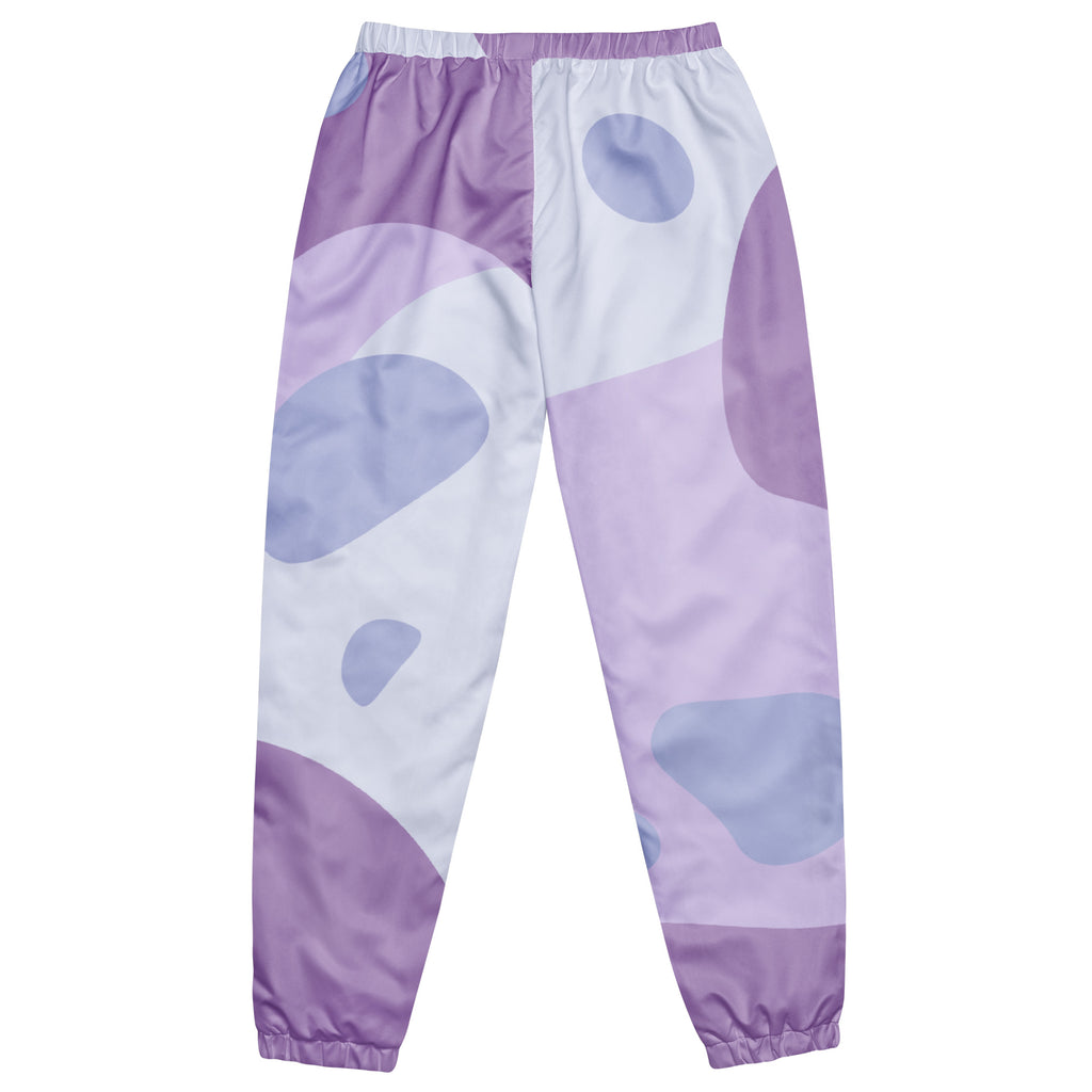 Damen Trainingshose in zarten Violett Nuancen-Muster. Lässiger Streetstyle für Frauen von By Just a Girl.