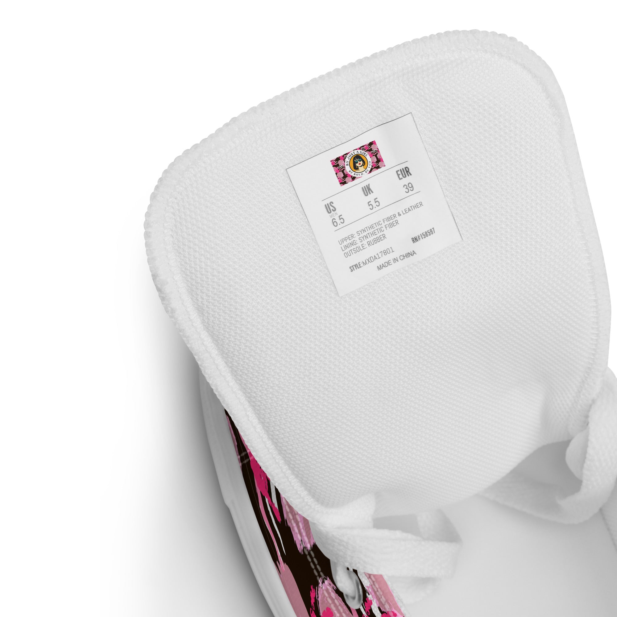 Ansicht der Schuhzunge mit Grössenangabe und Logo. By Just a Girl.