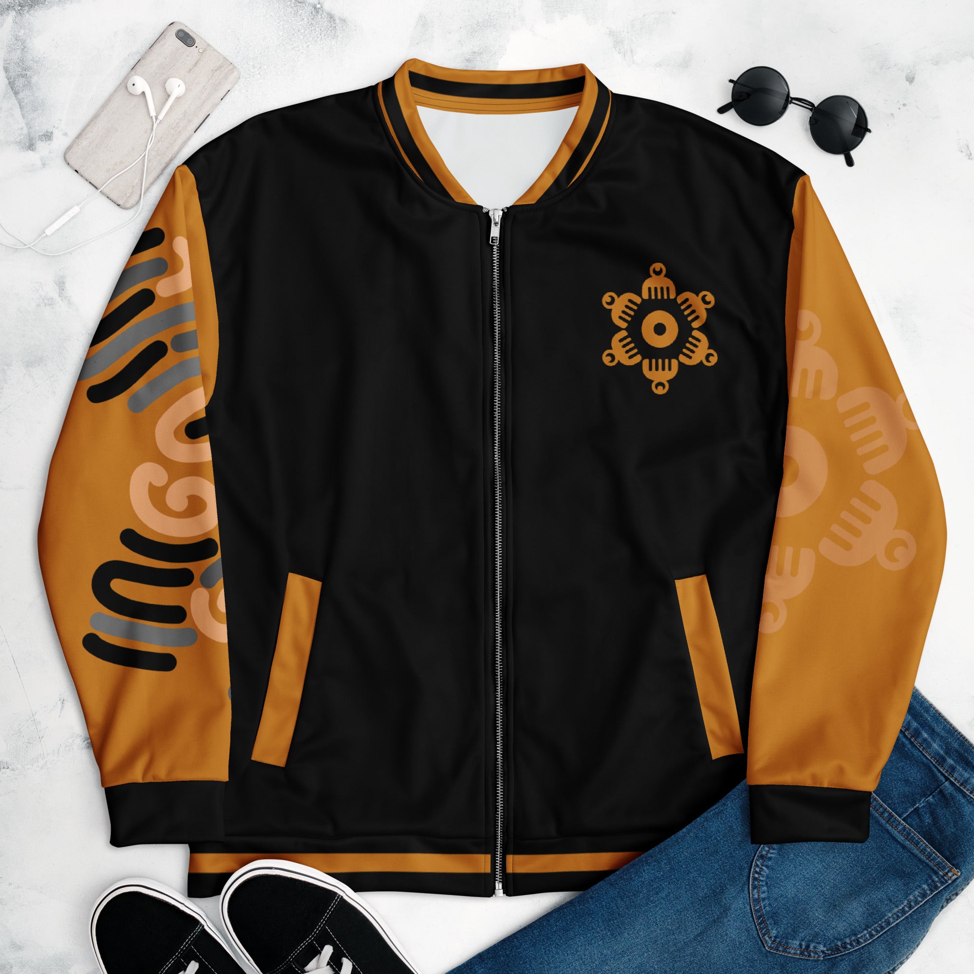 Die Vorderansicht der Jacke "Black Beauty" präsentiert mit Jeans, Sneakern und Sonnenbrille als Dekoration und zeigt den alltäglichen Streetwear Look. Designed, by Just a Girl.